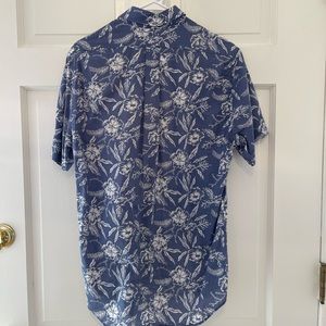 Vineyard vines size small slim fit Murray shirt cotton great quality/condition